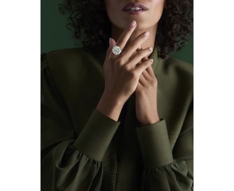BAGUE SOLITAIRE DIAMANTSertie griffe au centre d'un diamant de taille brillant pesant 17.19 carats, poinçon français pour le 
