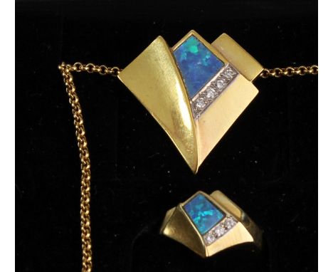 Opal Brillant Schmuckset - GG 585 je punziert Gelbgold 585 (14 Karat), gesamt ca. 9,5 Gramm, geometrisch gegliederter Anhänge