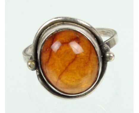 Bernstein Ring Danzig Silber 925, ca. 4,6 Gramm, Ringkopf mit ovalem Honigbernstein Cabochon von ca. 15,5 x 11,5 mm ca. 5 ct.