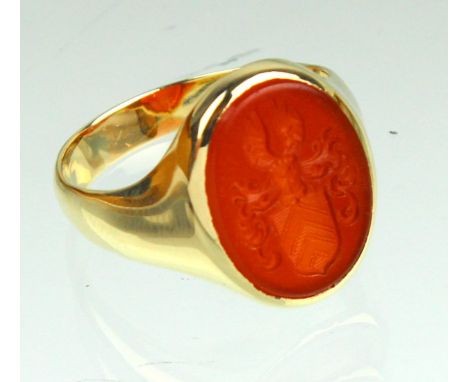 antiker Ring mit Adelswappen punziert Gelbgold 585 (14 Karat(, ca. 5,6 Gramm, Ringkopf mit ovalem Karneol von ca. 12 x 16 mm 