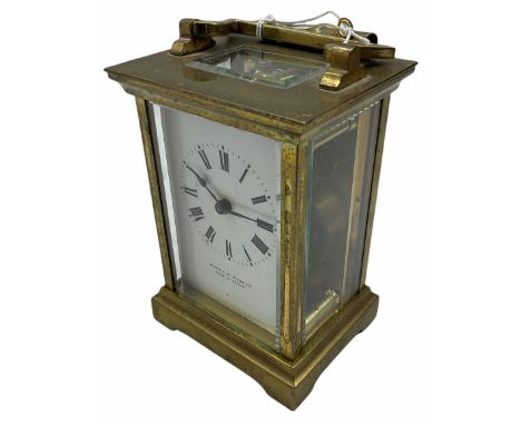 A French 20th century Anglaise cased 8-day timepiece carriage clock with a seven jewelled lever platform escapement with timi