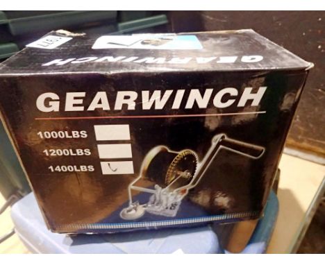 Manual 1400 lbs gear winch. Not available for in-house P&amp;P 