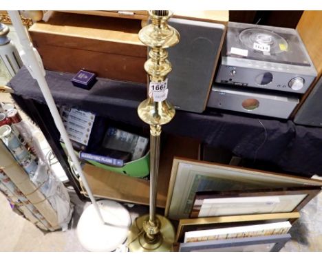 Brass standard lamp. H: 140cm. All electrical items in this lot have been PAT tested for safety and have passed. This does no