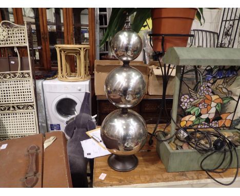 Large contemporary sculpture of three graduating spheres, H: 73 cm. UK P&amp;P Group 3 (£30+VAT for the first lot and £8+VAT 
