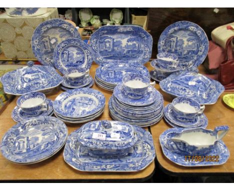 A fine selection of 20th century Copeland Spode Italian pattern dinner and tea wares