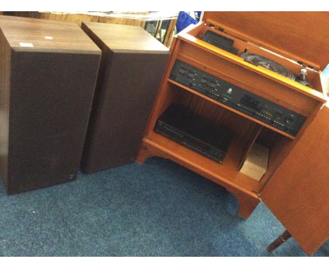 A pair of Kef Carlton III 8 ohms speakers with a Dynatron hi fi in cabinet with technics CD player
