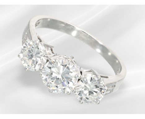Ring: weißgoldener vintage Brillant-Goldschmiedering, ca. 1,85ct feine Brillanten: Ca. Ø17mm, RG53, ca. 3,8g, 18K Weißgold, b