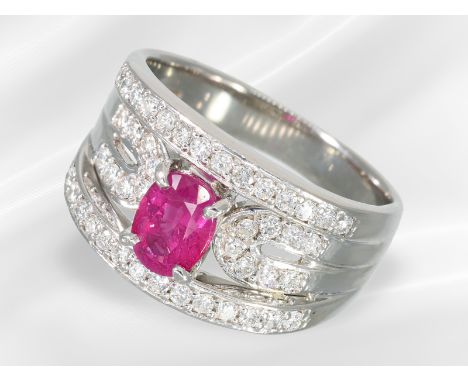 Ring: massiver und breiter, neuwertiger Platinring mit natürlichem Rubin und Brillanten, 1,87ct: Ca. Ø18mm, RG56, ca. 12,3g, 