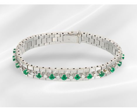 Armband: ehemals teures vintage Smaragd- Brillantarmband: Ca. 18,5cm lang und ca. 9 mm breit, hochwertige Handarbeit aus 18K 