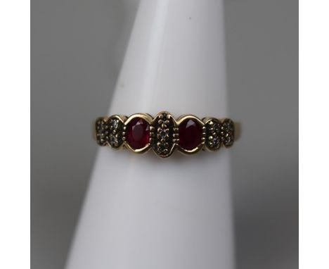 9ct gold ruby &amp; diamond set ring - Size M 