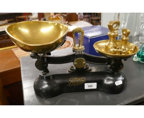 Vintage Boots weighing scales 