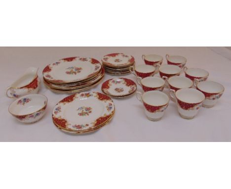 Paragon Red Rockingham part dinner and tea service to include plates, cups and saucers and a sauce boat  (34)