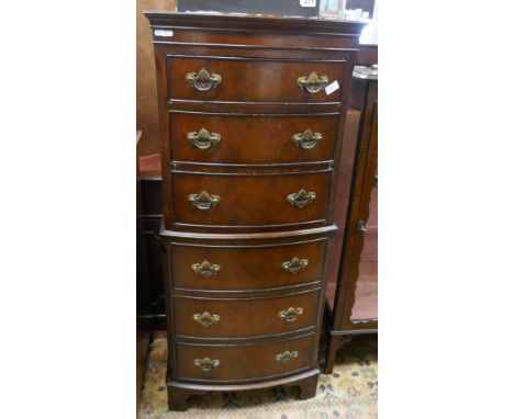 Tall mahogany bow fronted chest of 6 drawers - Approx W: 54cm x D: 42cm x H: 130cm 