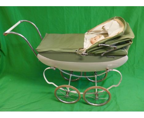 Vintage Tri-Ang dolls pram 