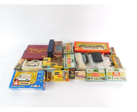 A Corgi Classics 1910 Daimler and 1915 Ford, 9021 and 9012, Corgi telephone boxes, lamp standards, Hornby Tri-ang 00 gauge Pu