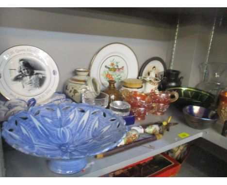 A mixed lot of ceramics and glassware to include Wedgwood coffee cans and saucers, Wedgwood Portia set of six sherry glasses,
