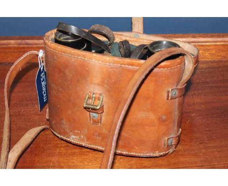 WWII STANDARD ISSUE ARMY FIELD BINOCULARS
made by A. Kershaw and Son, Leeds dated 1940, binocular prism n. 2 MKII x6, numbere