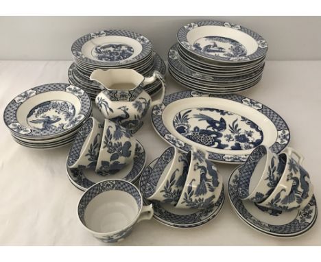 Comprising  4 x 10 inch dinners plates, 3 x 9 inch dinner plates, 8 x 8 inch plates, 6 x 10 inch bowls, 6 x 9 inch bowls, 7 x