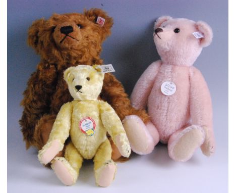 A modern Steiff 1948/1997 Teddy Bear, in blonde mohair with button to ear and white tag no. 408328, limited edition no. 04359