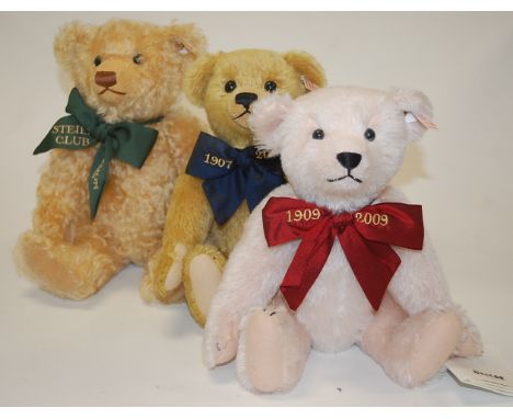 A modern Steiff 2008 'Steiff Club Annual Edition' teddy-bear, in gold-blond mohair, having button to ear and green bowtie, wi