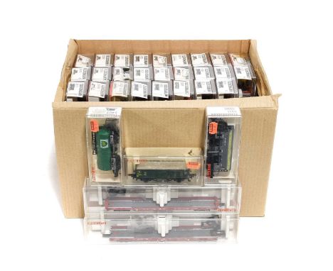 Fleischmann HO Gauge Assorted Wagons in hard plastic boxes (generally E boxes G-E) (41)