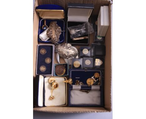 A MIXED LOT, to include two silver labels (Brandy & Whisky), three silver studs, various other cufflinks and badges, etc