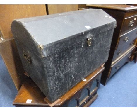 A DOMED TOPPED TRUNK