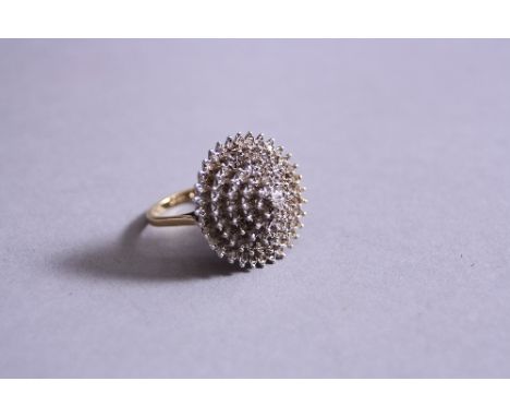A 9CT DIAMOND CLUSTER RING, ring size P