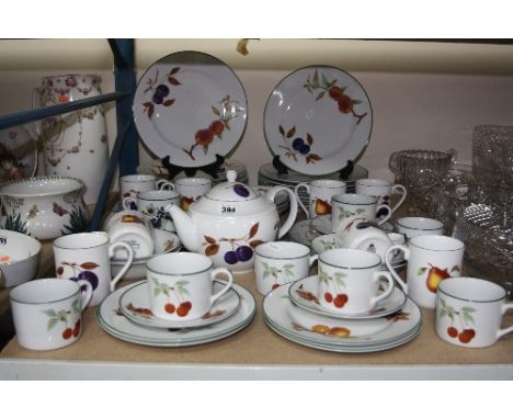 A QUANTITY OF ROYAL WORCESTER 'EVESHAM VALE' DINNER AND TEAWARES, (over 50 pieces)