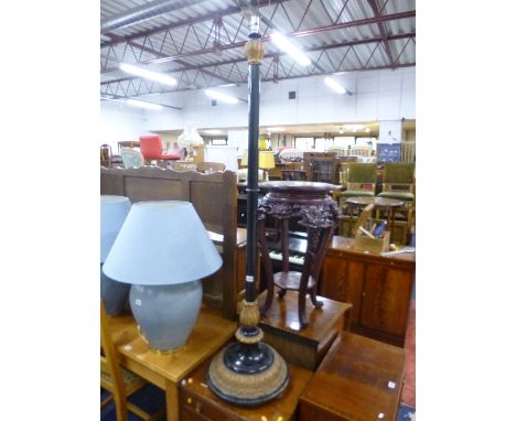AN EBONISED STANDARD LAMP, approximate size height 151cm (no shade)