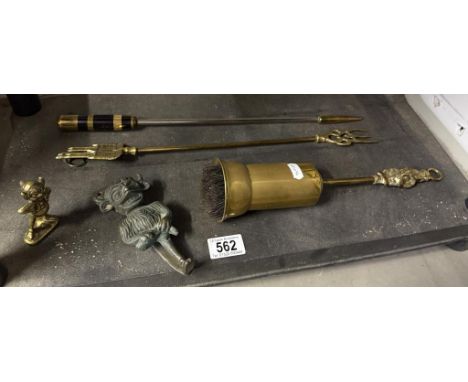 A Lincoln Imp door knocker &amp; other brass including toasting fork etc