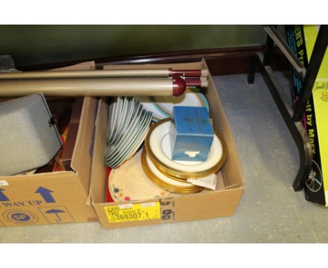 Box of various Royal Worcester dinner wares