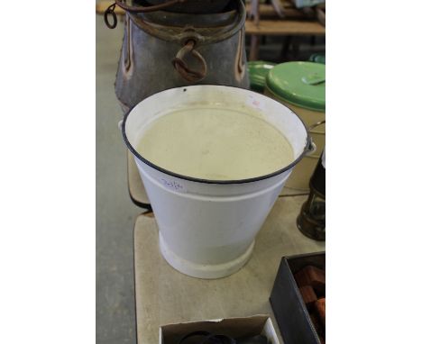 Enamel bucket