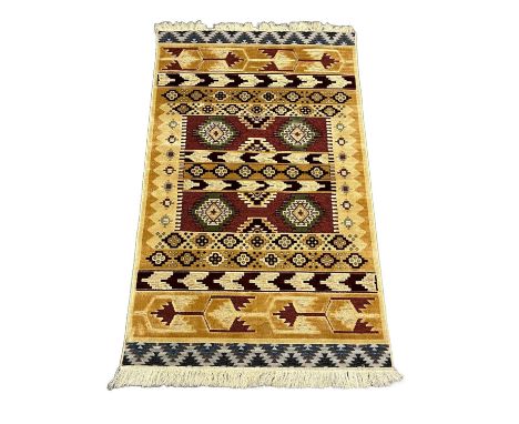 Kelim Aztec design full pile geometric carpet. 172 x 100cm approx.(B.P. 21% + VAT) 