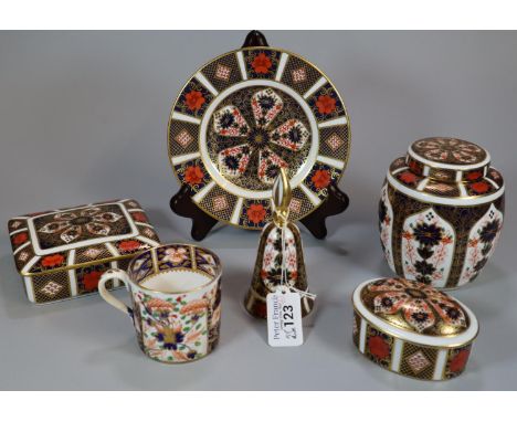 Collection of Royal Crown Derby English bone china 'Imari' pattern items to include: barrel shaped 1128 ginger jar and cover,