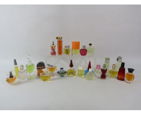 25 Womens miniature fragrances including Gucci, Christion Dior, Lancome, Givenchy etc.