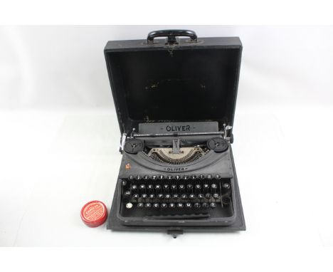 Vintage 1950s Oliver Typewriter in Original Carry Case 569026