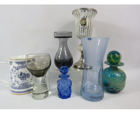 Mixed lot to include various art glass including a Caithness Neodymium colour changing vase, Mdina, Wedgwood etc.