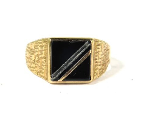 9ct Yellow Gold Gents Signet Ring set with Dark Onyx with Gold Stripe, (one stripe missing) Finger size 'V'    3.0g