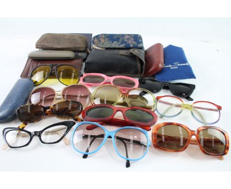 Vintage Sunglasses Retro Plastic Inc Cases, Branded Joblot 701361