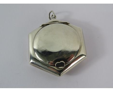 Birmingham 1921 Sterling silver Hexagon shaped pendant compact, 5cm by 4cm.