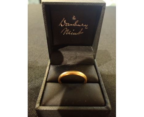 A 22CT GOLD WEDDING BAND size R/S, weight 3 grams 