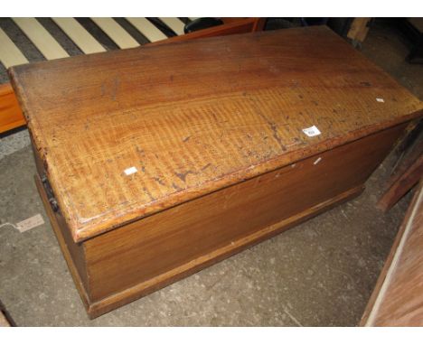 Rustic pine trunk with metal loop carrying handles.(B.P. 24% incl. VAT)
