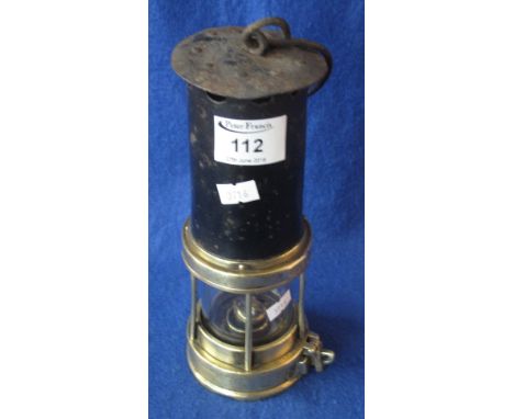 Vintage brass Miners safety lamp in used condition.(B.P. 24% incl. VAT)