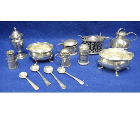 Bag of assorted silver and other condiments, various.(B.P. 24% incl. VAT)
