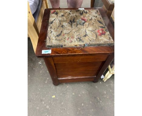 Victorian mahogany framed box commode