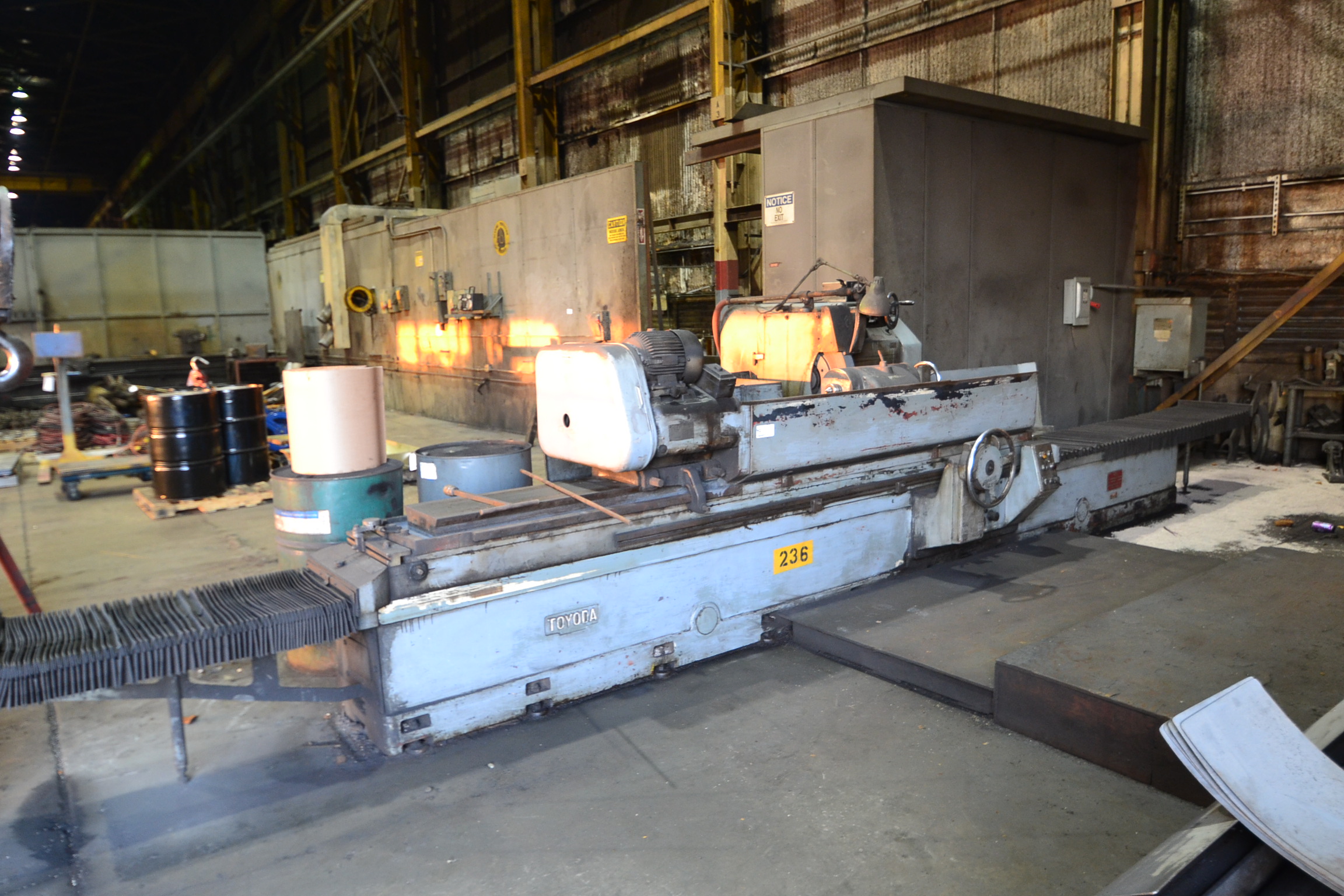 PLAIN CYLINDRICAL GRINDER, 1981 TOYODA GS 55/250, MACH RB0394, MFG