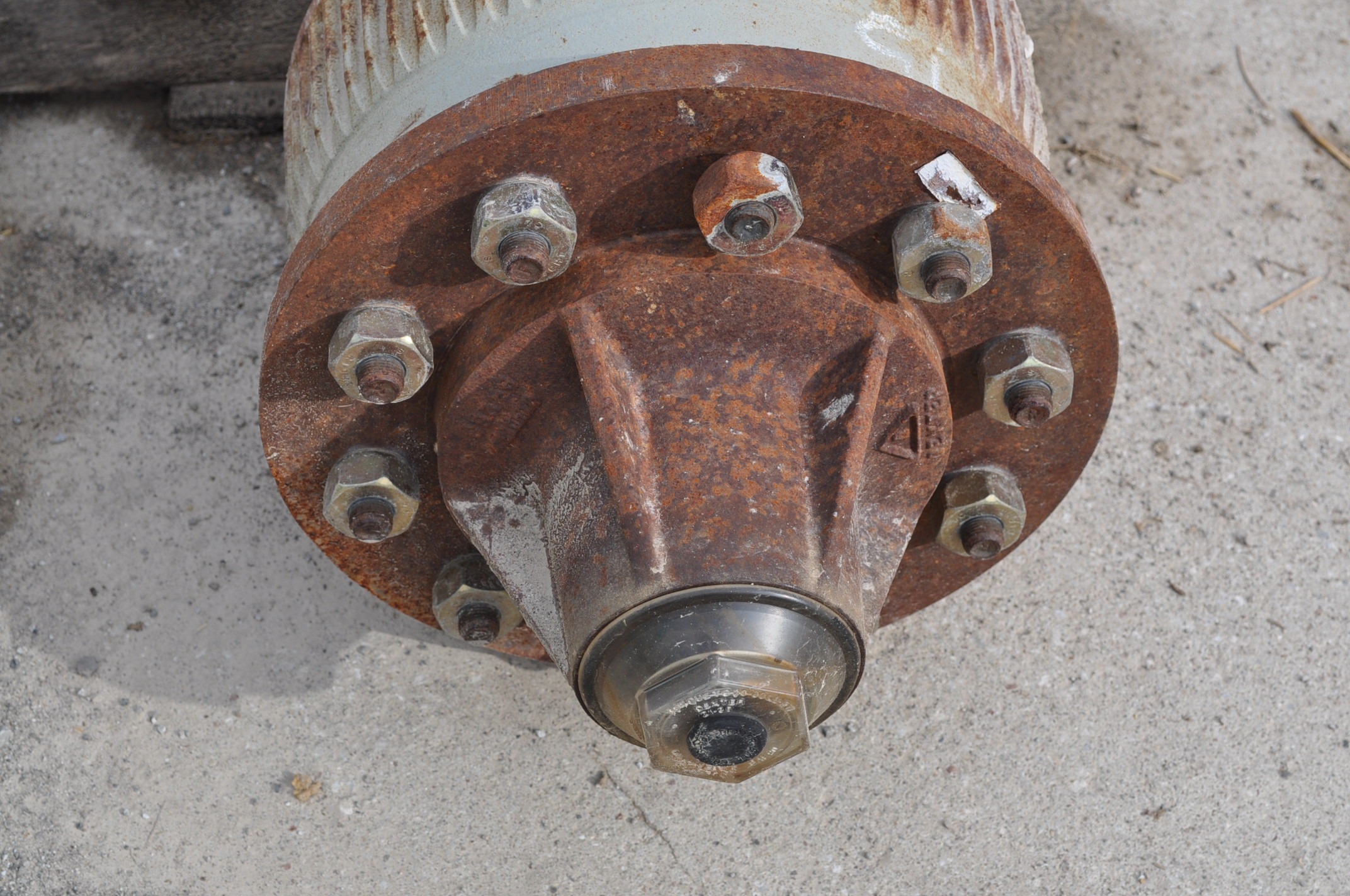 15,000 lb Dexter axles with 10 bolt oil bath hubs, Scam brakes