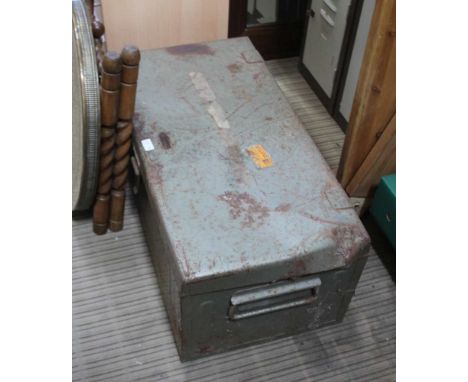 A METAL HEAVY DUTY TWIN HANDLED STORAGE TRUNK 