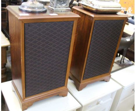 A PAIR OF VINTAGE FREESTANDING LOUD SPEAKERS 